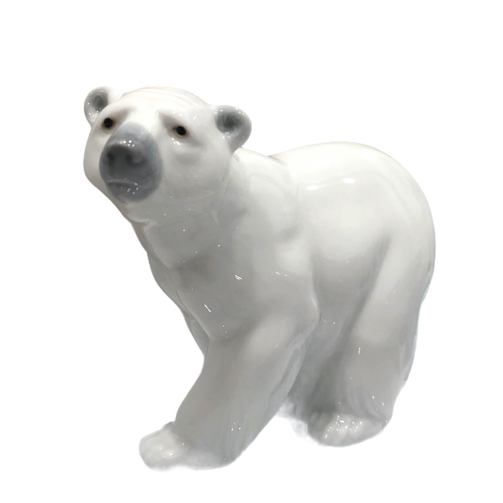 LLADRO POLAR BEAR WALKING FIGURINE